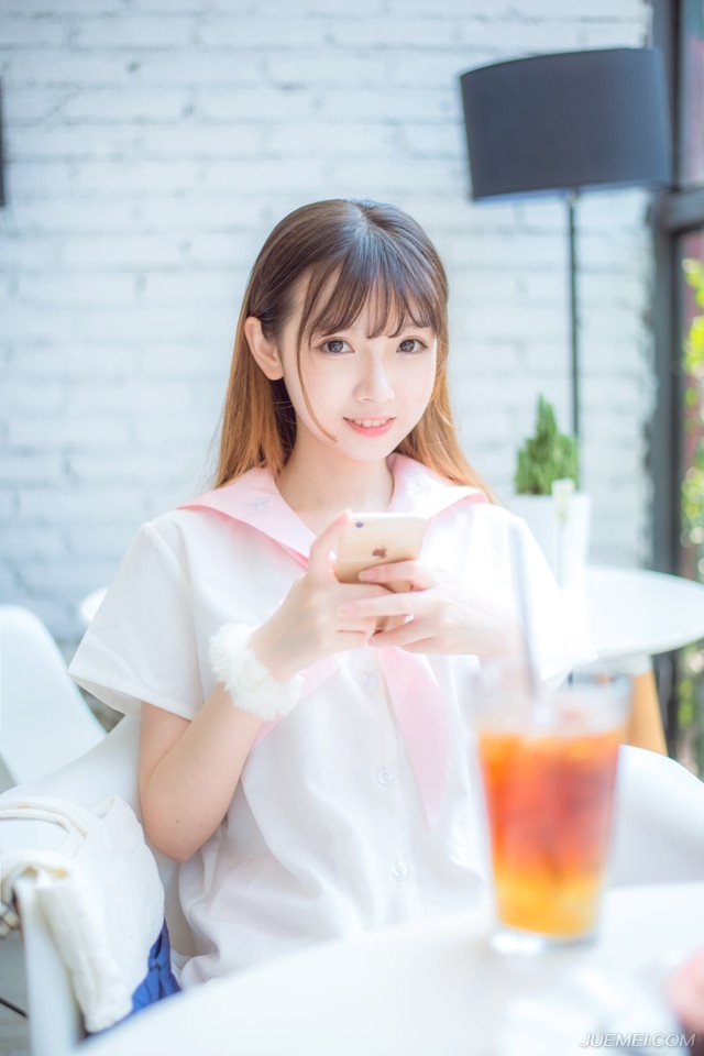 “呵~”孟达摇了摇头，冷笑道：“我对刘璋忠心耿耿，但刘璋荒淫无度，寻访我家时，见我妻子姿色出众，竟起了歹心，数次向我暗示，我孟达虽不是什么好人，却也不能坐以待毙。”